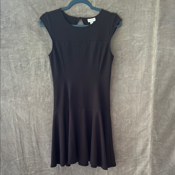Black Cap Sleeve Peplum Mini Dress for Cocktail Size 4 - Picture 1 of 4